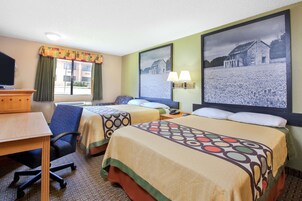 Escritorio, tabla de planchar con plancha, wifi gratis y ropa de cama 