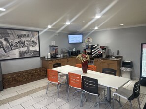 Free daily on-the-go breakfast  - Super 8 by Wyndham Sherman (Sherman)