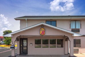 Exterior - Super 8 by Wyndham Sherman (Sherman)