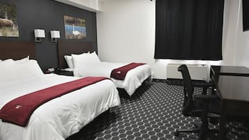 Deluxe, 2 Queen Beds | Dúnsængur, rúm með „pillowtop“-dýnum, skrifborð