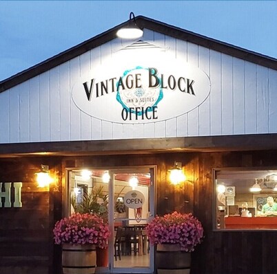 Vintage Block Inn & Suites