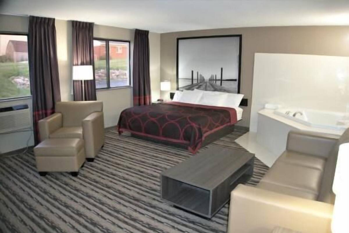 Premium bedding, individually decorated, individually furnished, desk