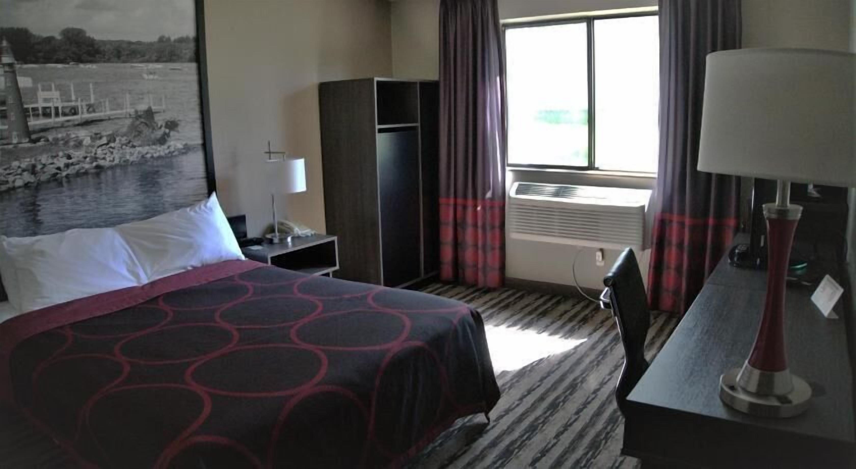 Premium bedding, individually decorated, individually furnished, desk