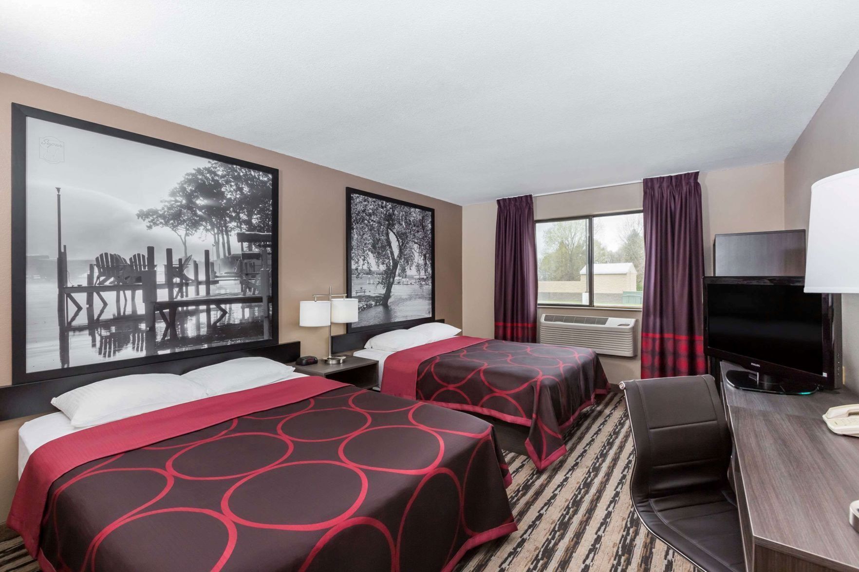 Premium bedding, individually decorated, individually furnished, desk