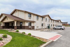 Exterior - Super 8 by Wyndham Spirit Lake/Okoboji (Spirit Lake)