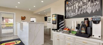 ซุปเปอร์ 8 บายวินด์แฮม ยูเรกา