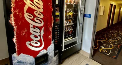 Travelodge by Wyndham La Porte/Michigan City Area