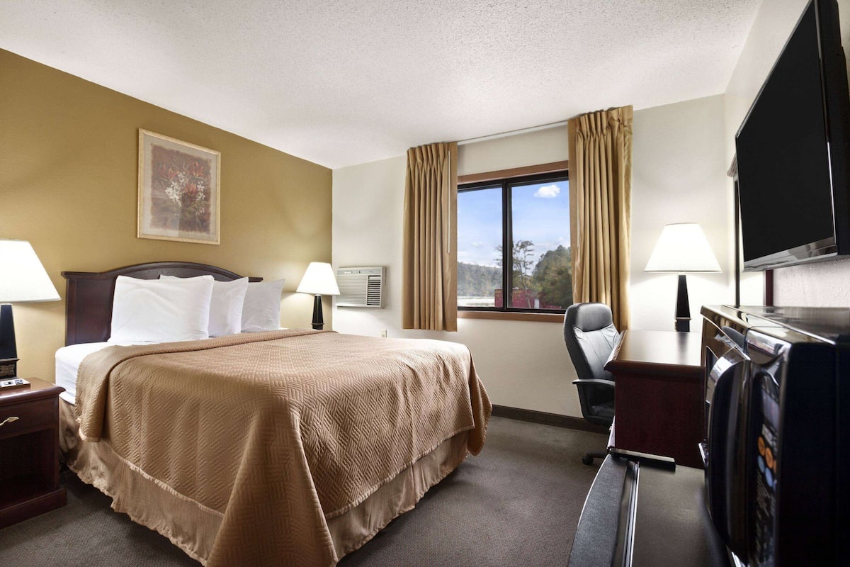 Chambre, 1 grand lit, non-fumeur