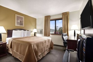 Room, 1 Queen Bed, Non Smoking | Desk, iron/ironing board, free WiFi, bed sheets