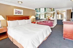 Individually decorated, individually furnished, blackout curtains - Exceed Inn (Indianapolis)