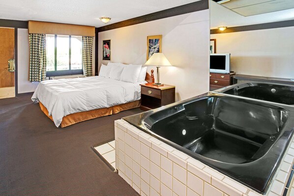 Klassieke studio suite, 1 kingsize bed, hot tub | Individueel gedecoreerd, individueel gemeubileerd