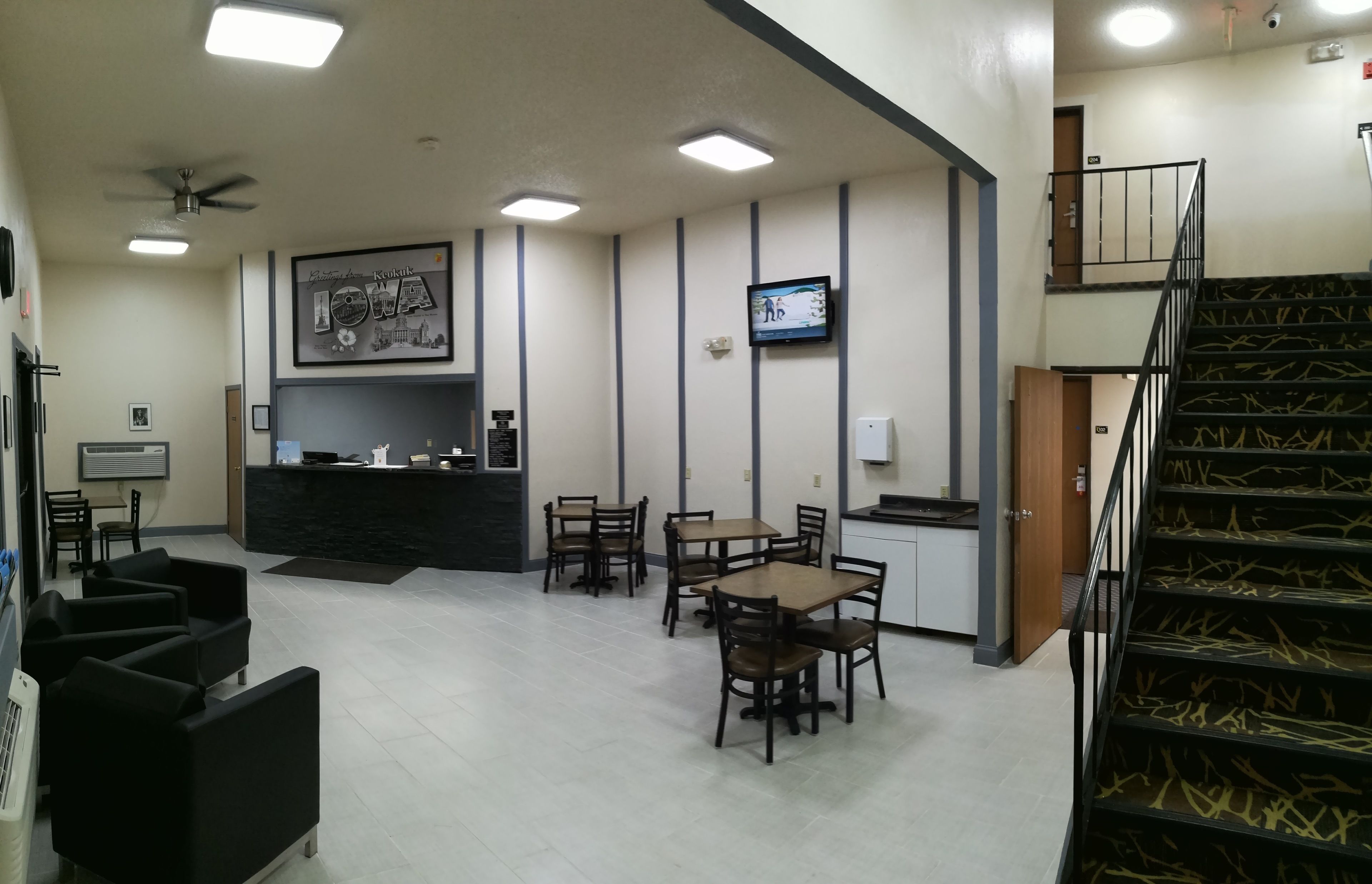 Lobby-lounge