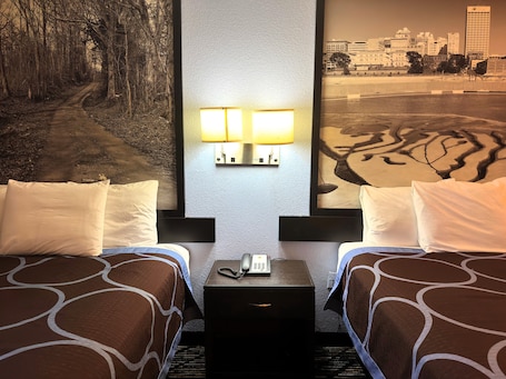 Escritorio, camas plegables/adicionales, wifi gratis y ropa de cama . Super 8 by Wyndham Lakeland