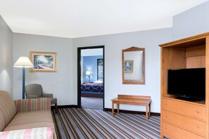 Suite, 1 cama de matrimonio grande, no fumadores | Mobiliario individual, escritorio, cunas gratuitas y wifi gratis