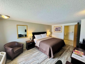 Bàn, màn/rèm cản sáng, truy cập Internet không dây miễn phí