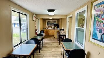 Breakfast area