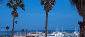 West Beach Inn, a Coast Hotel