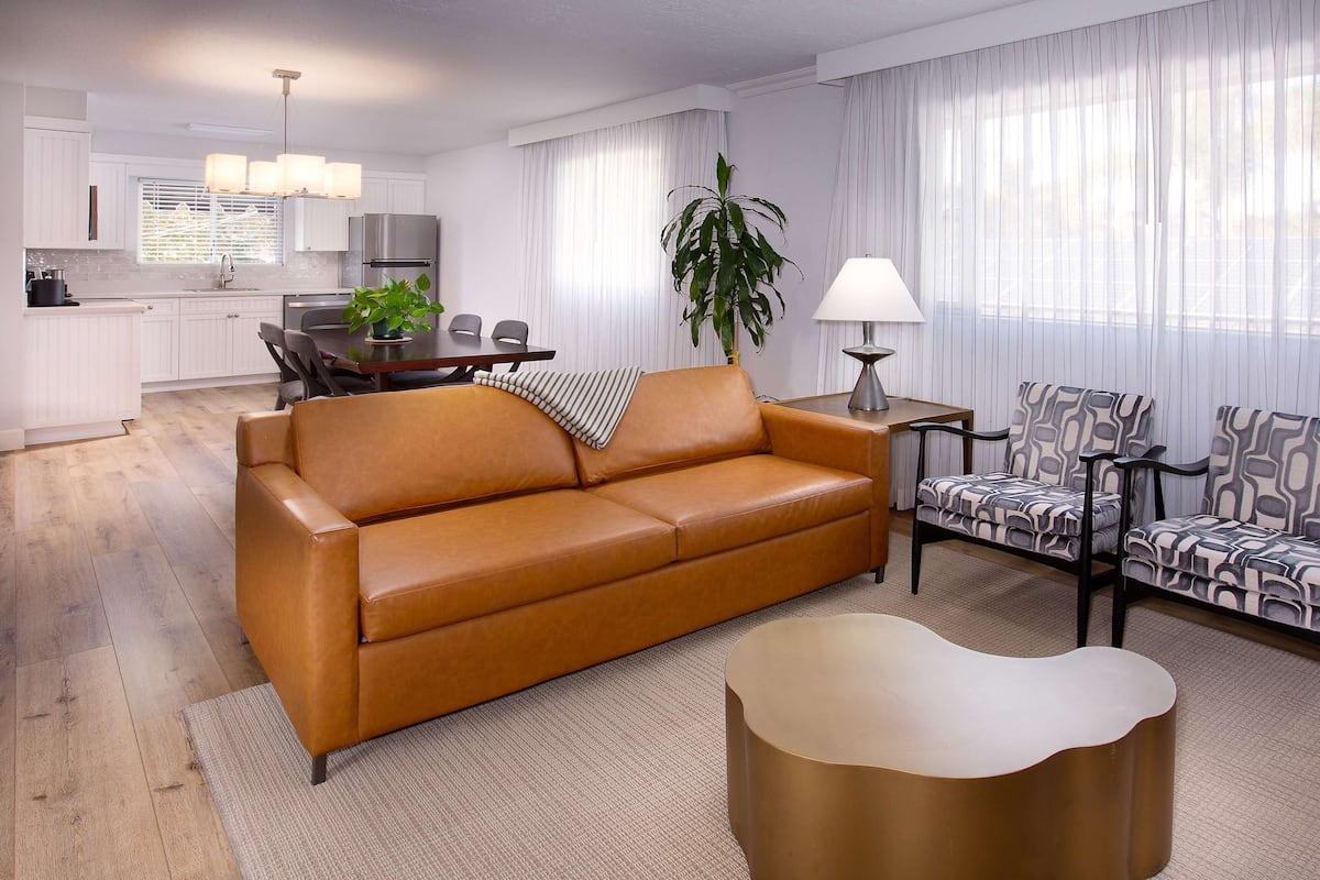 Phòng Suite, khu vực vườn | Bộ đồ giường cao cấp, nệm có lớp đệm bông, két bảo mật tại phòng 