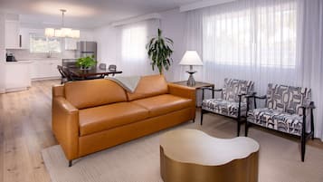 Suite, Garden Area | Premium bedding, pillowtop beds, in-room safe, desk