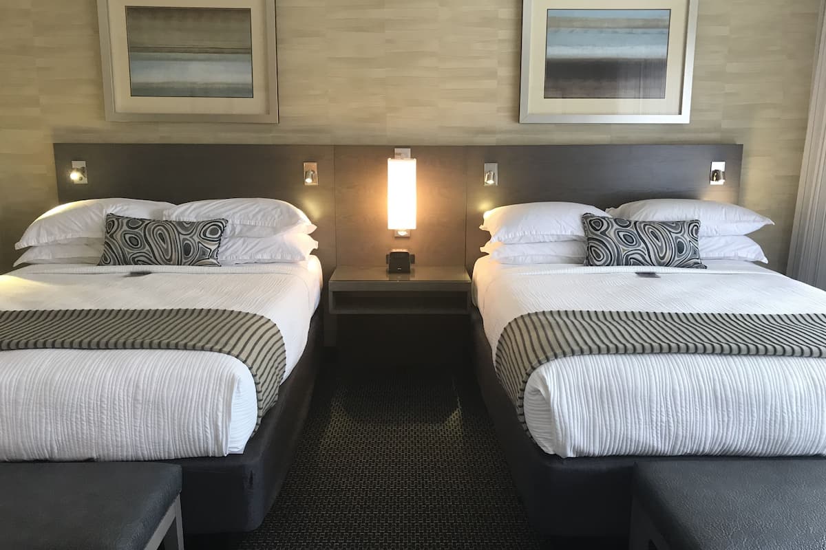 3 bedrooms, premium bedding, pillow-top beds, in-room safe
