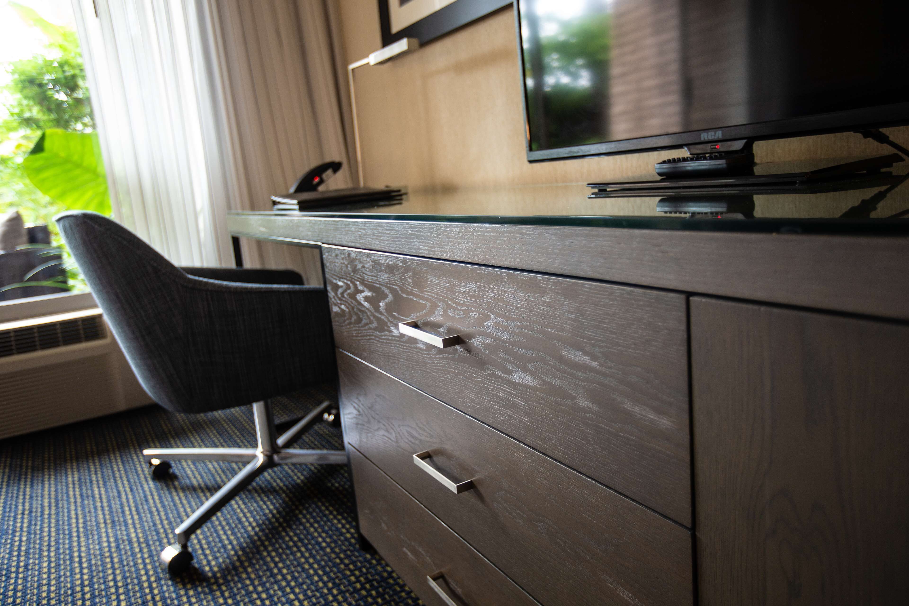 3 bedrooms, premium bedding, pillow-top beds, in-room safe