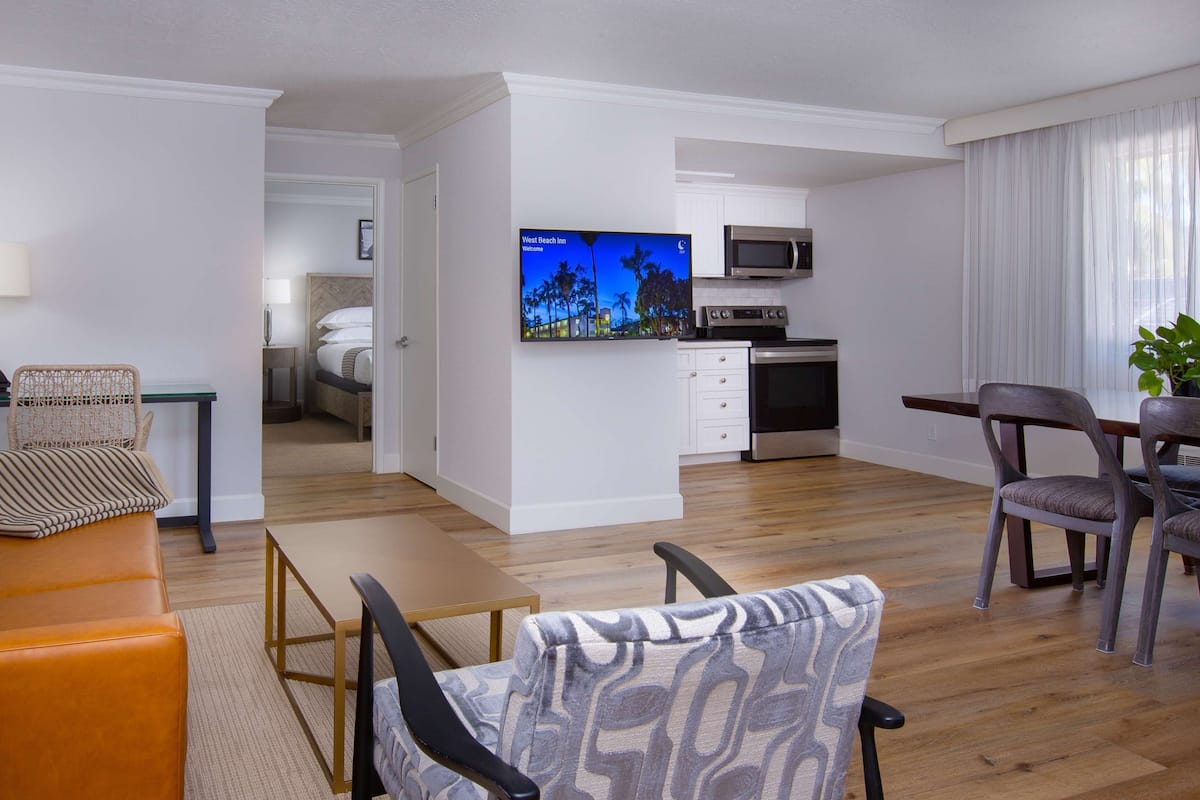3 bedrooms, premium bedding, pillow-top beds, in-room safe