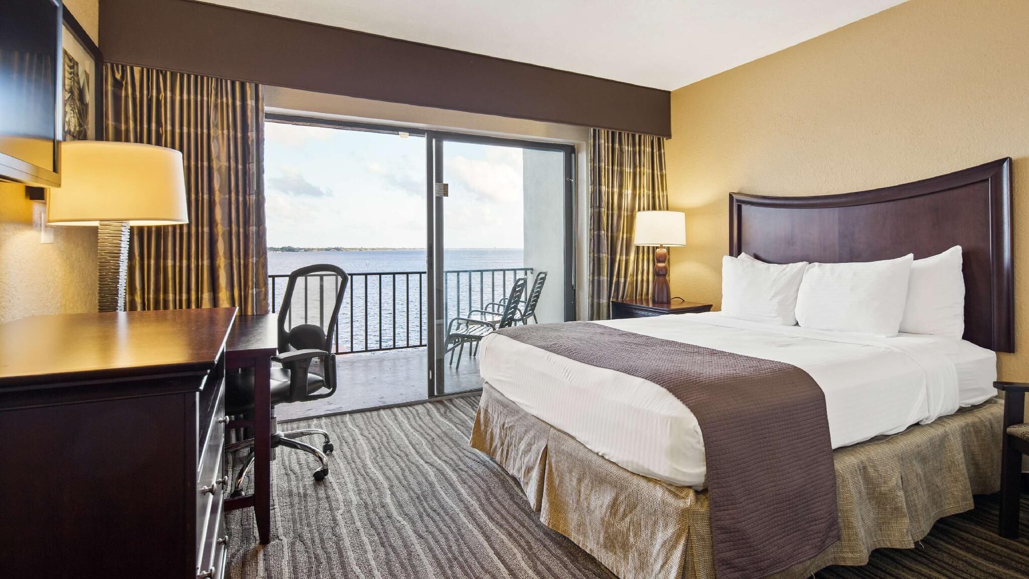 Desk, iron/ironing board, free WiFi, bed sheets