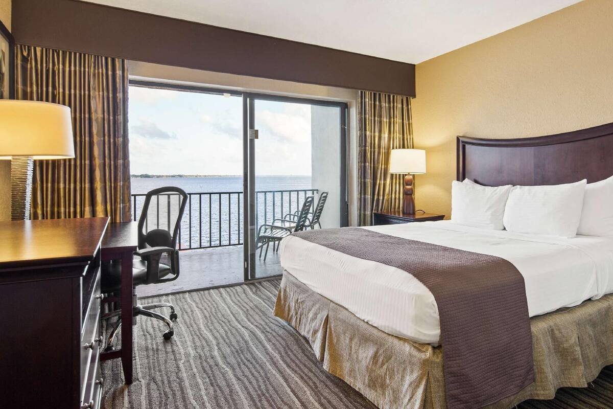 Desk, iron/ironing board, free WiFi, bed sheets