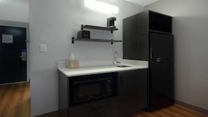 Wasserkocher mit Kaffee-/Teezubehör