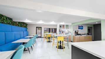 Petit déjeuner buffet compris tous les jours