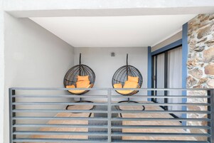 Suíte, 1 cama King, para não fumantes, banheira de imersão | Escrivaninha, Wi-Fi de cortesia, roupa de cama