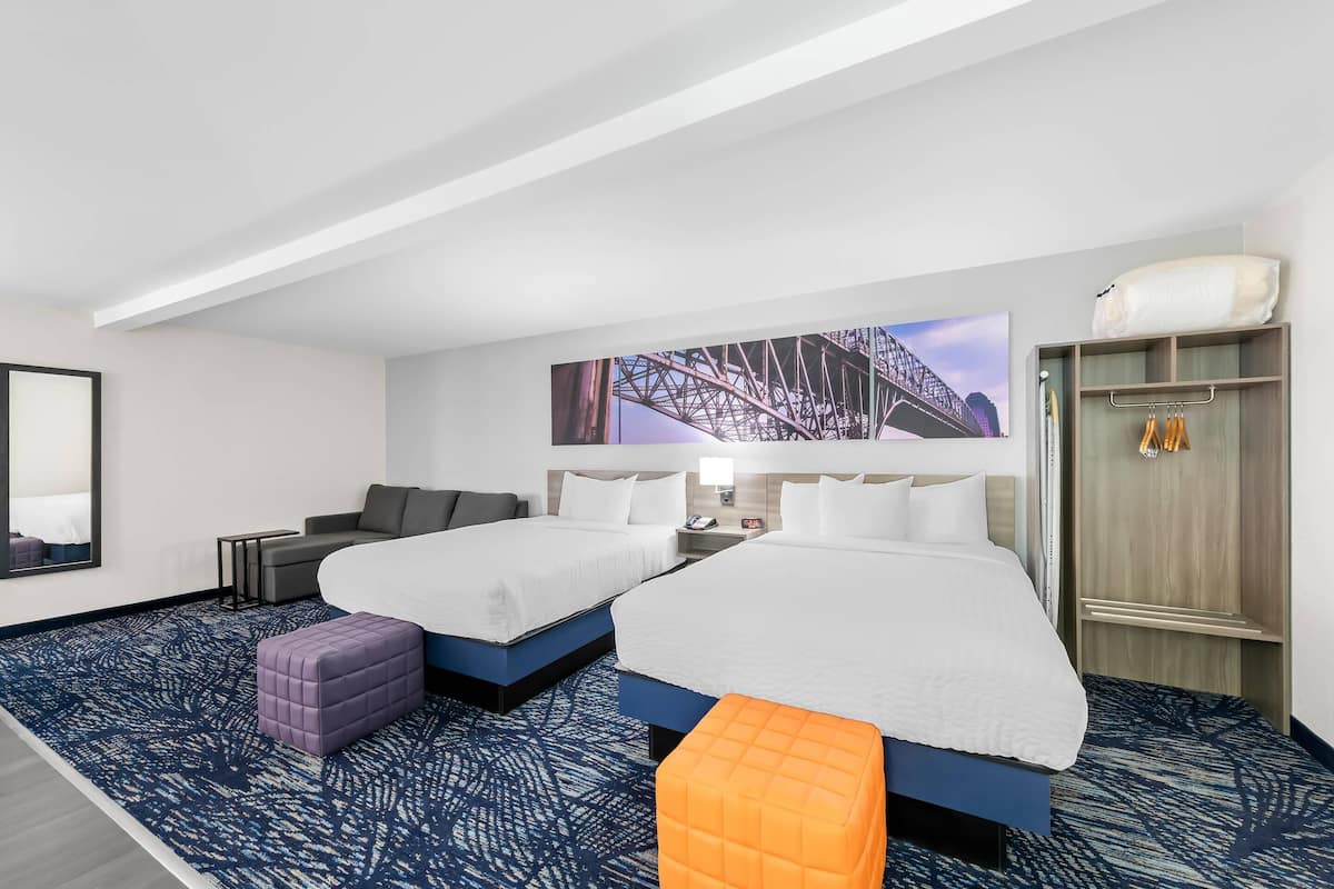 Desk, free WiFi, bed sheets