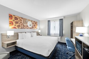 Escritorio, wifi gratis, ropa de cama