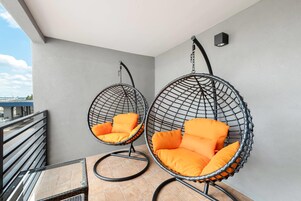 Escrivaninha, Wi-Fi de cortesia, roupa de cama