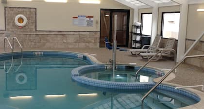 Comfort Inn & Suites West Springfield