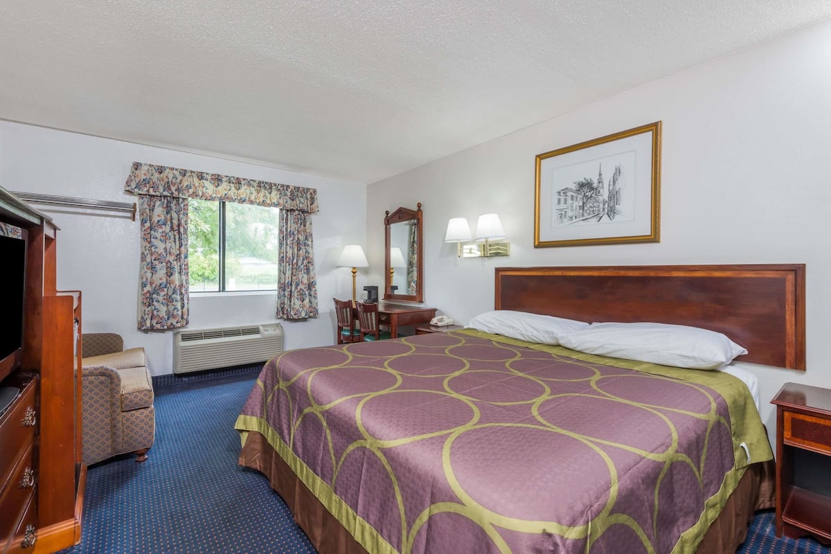 Desk, iron/ironing board, free cots/infant beds, free WiFi