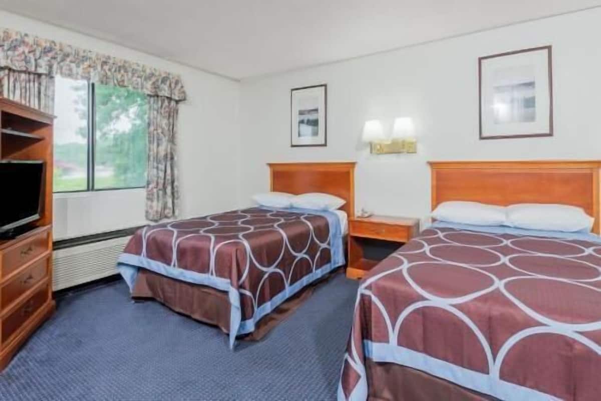 Desk, iron/ironing board, free cribs/infant beds, free WiFi