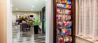 La Quinta Inn & Suites by Wyndham Houston Baytown East