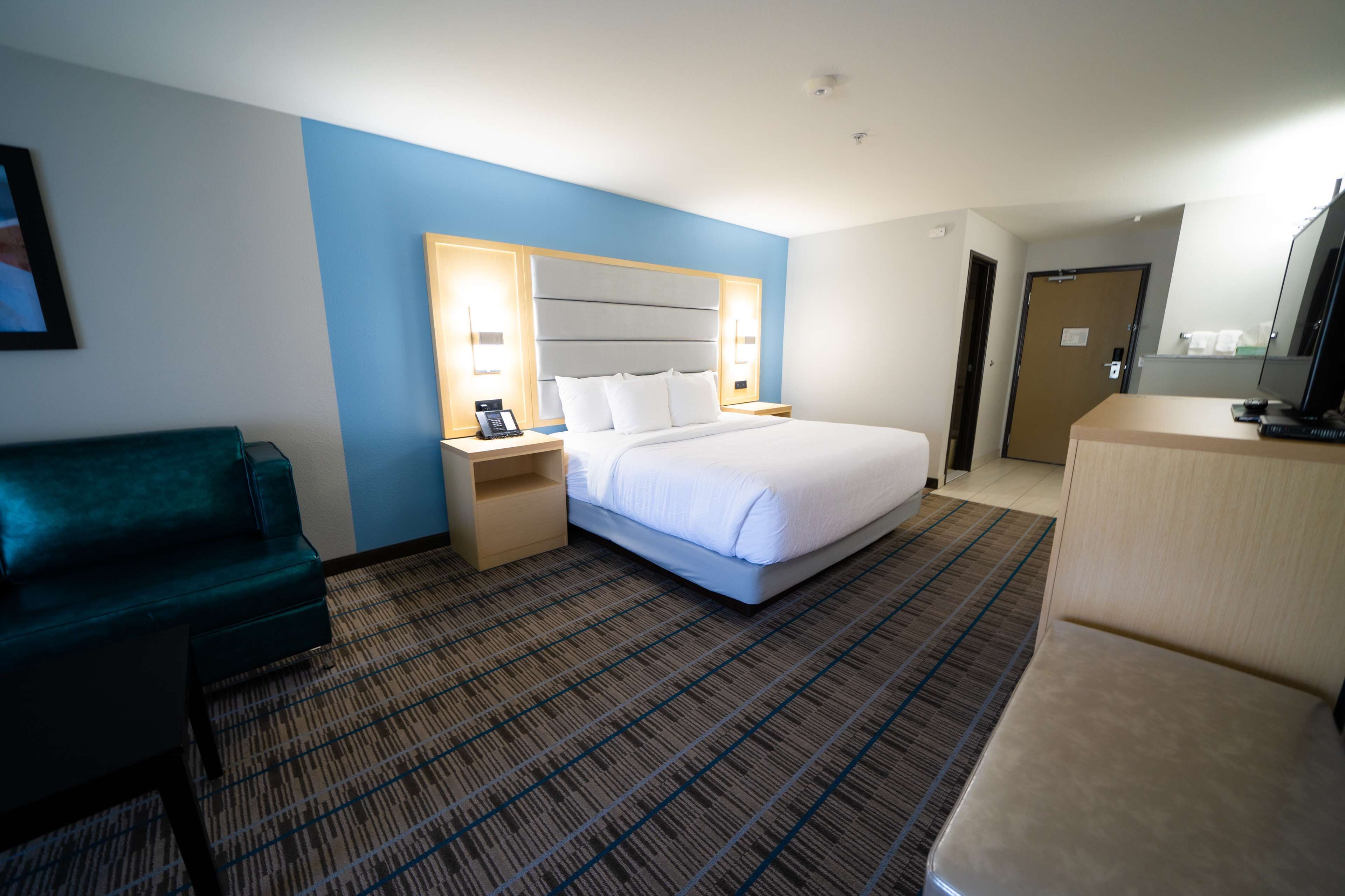 suite, multiple beds, non smoking, refrigerator & microwave (with sofabed) | 1 bedroom, hypo-allergenic bedding, in-room safe, desk