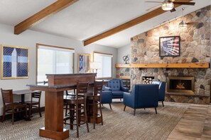 Lobby - AmericInn by Wyndham Alexandria (Alexandria)