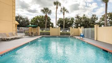 Alberca al aire libre