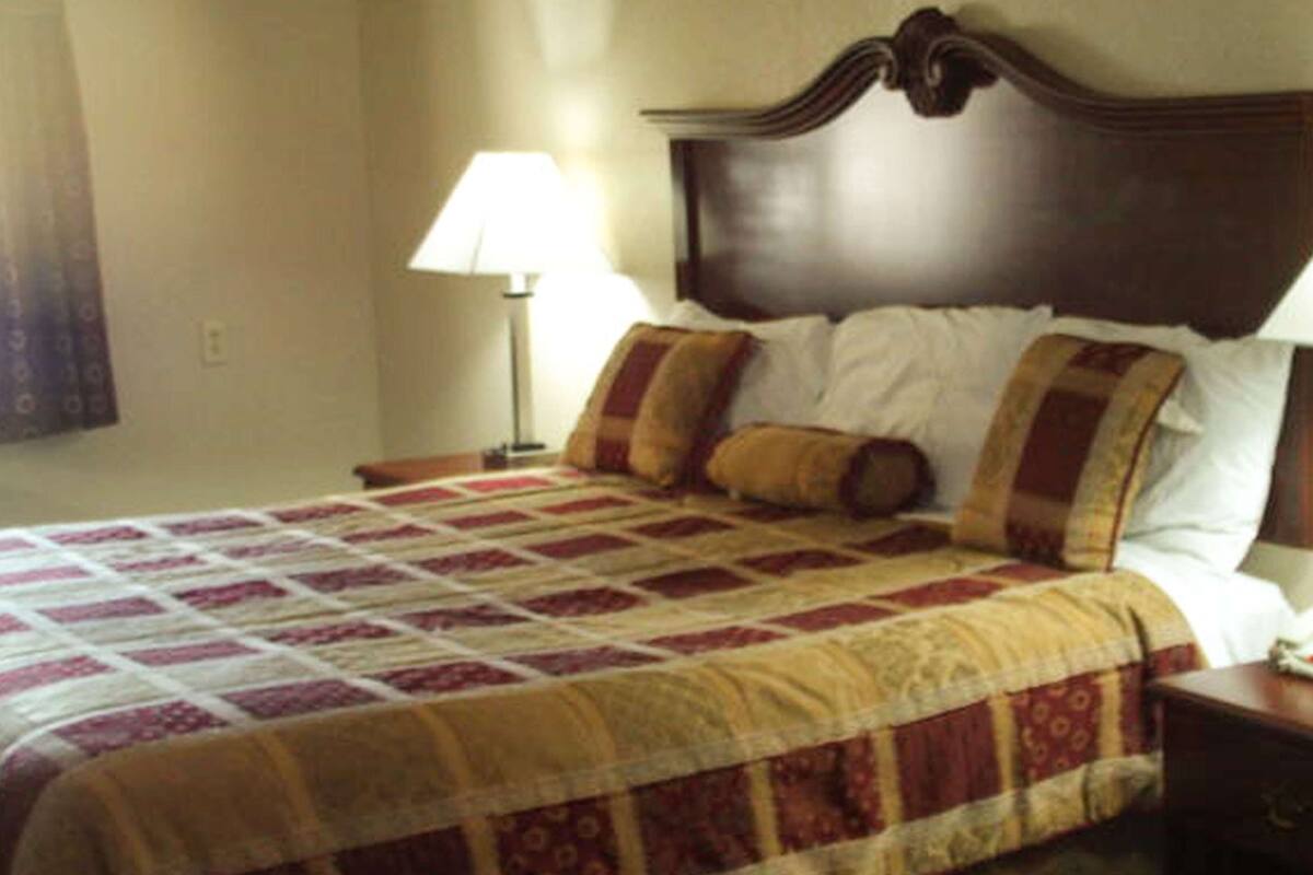 iron/ironing board, free wifi, bed sheets, alarm clocks