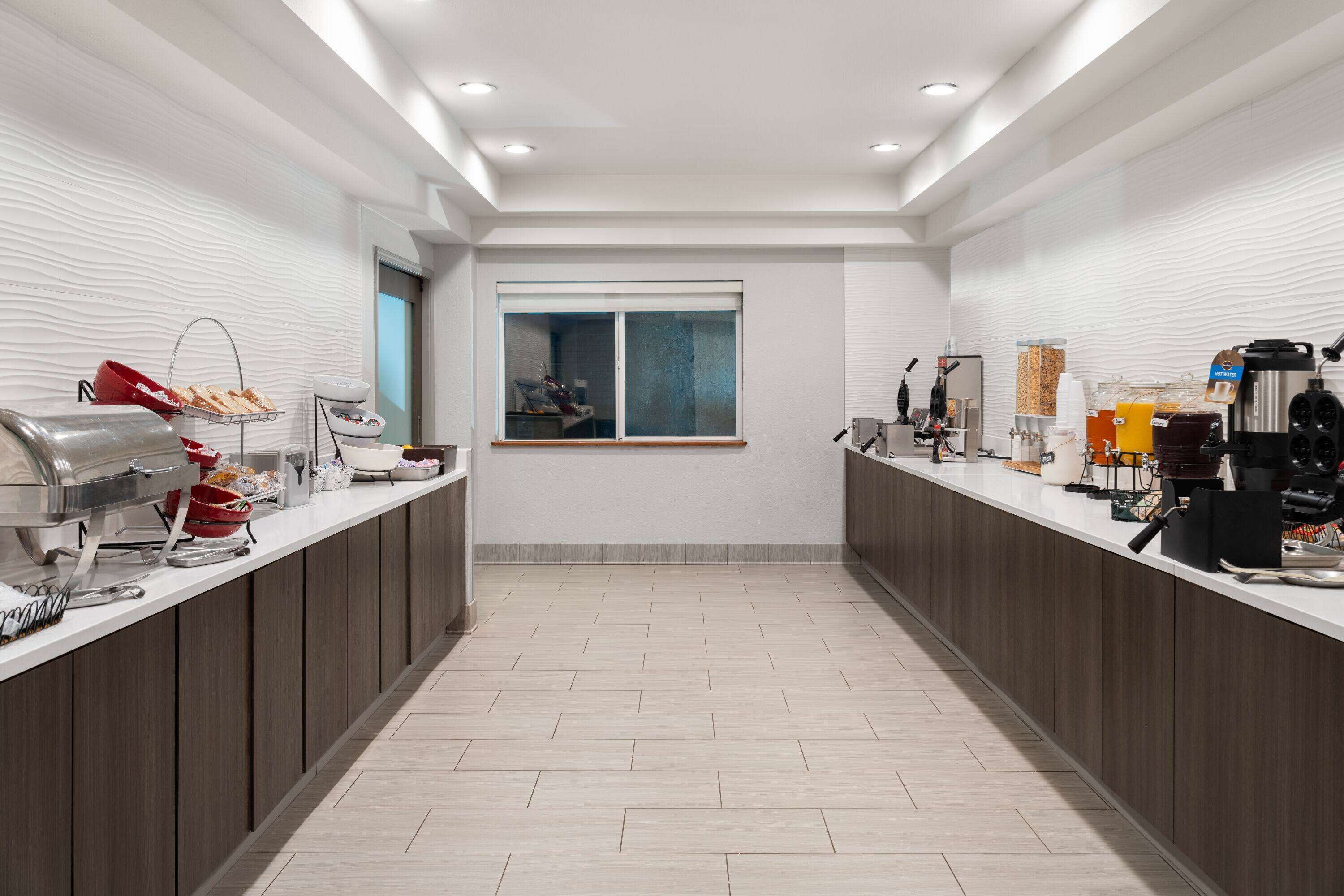 free daily continental breakfast