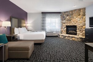 Premium bedding, desk, iron/ironing board, free cribs/infant beds