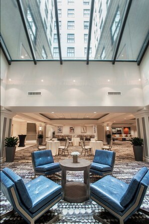 Lounge - Magnolia Hotel Denver, A Tribute Portfolio Hotel (Denver)