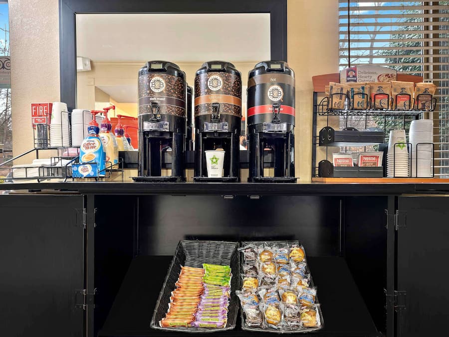 Sudah termasuk sarapan dibawa pulang setiap hari