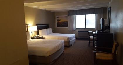 Days Inn by Wyndham Bloomington West