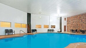 Innendørsbasseng og utendørsbasseng