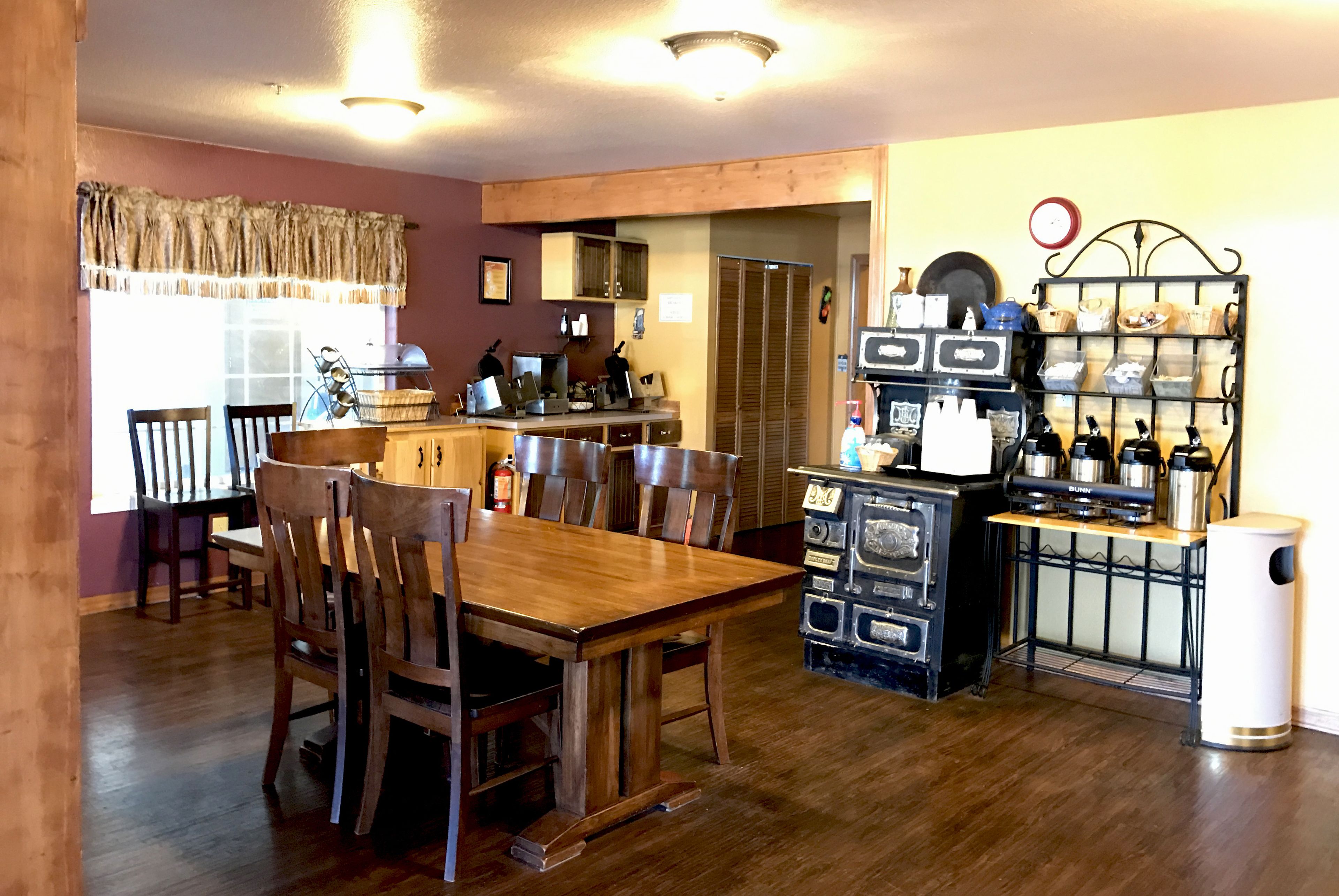 Free daily continental breakfast