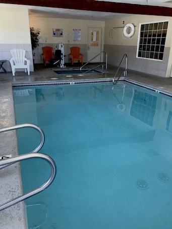 Indoor pool. FairBridge Inn & Suites Kellogg